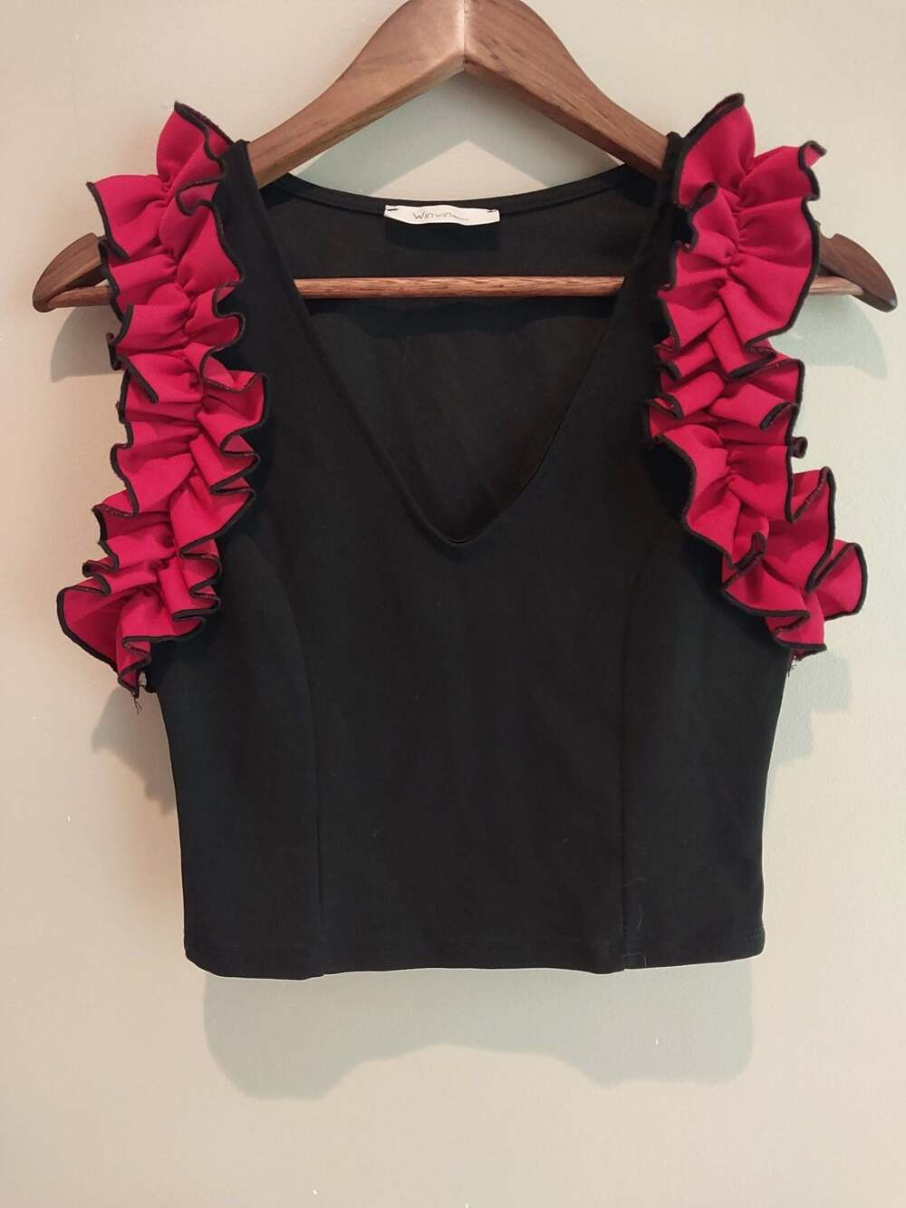 Winwin Apparel Black V-Neck Crop Top with Contrast Pink Ruffled Sleeves